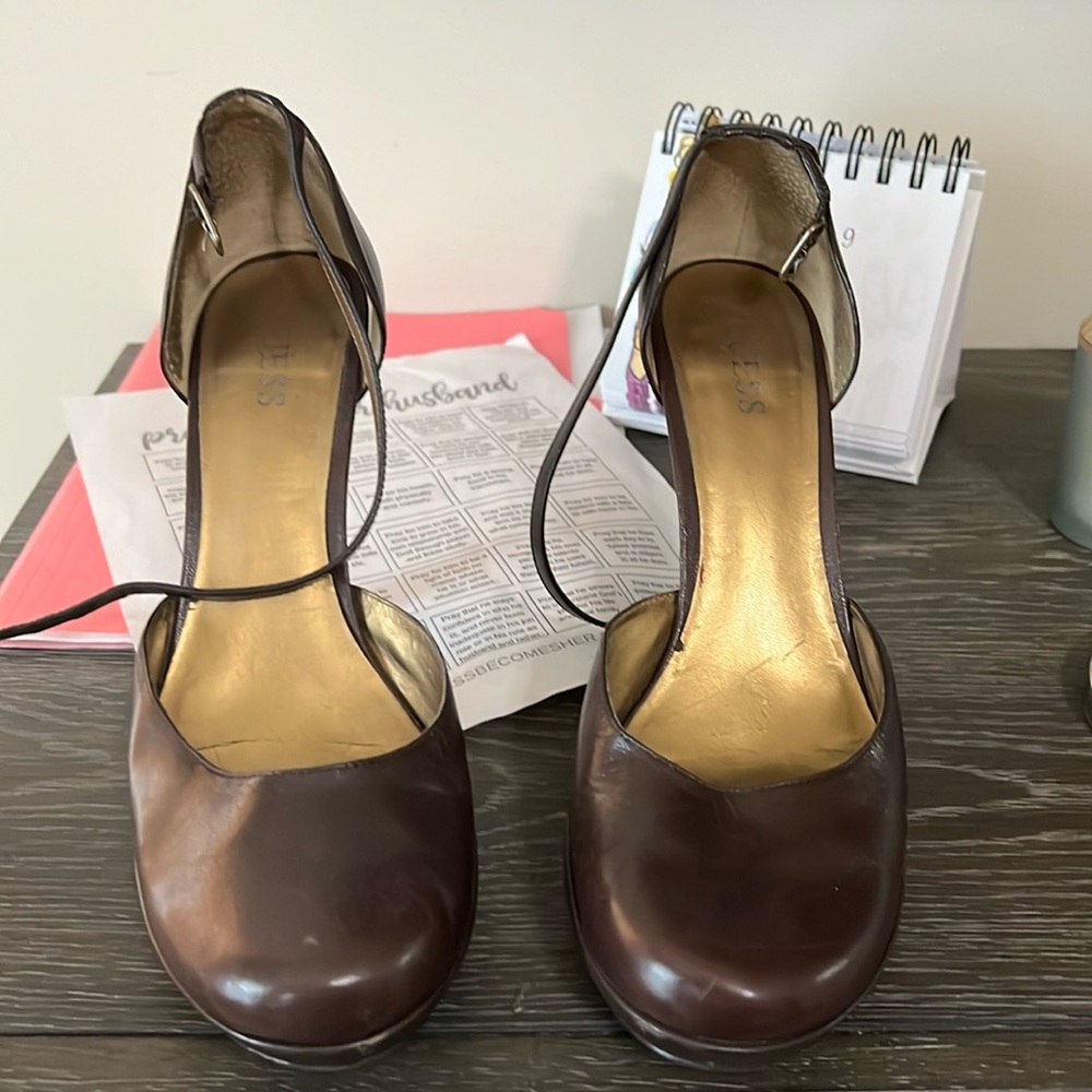 Chocolate Guess ankle strap cuties